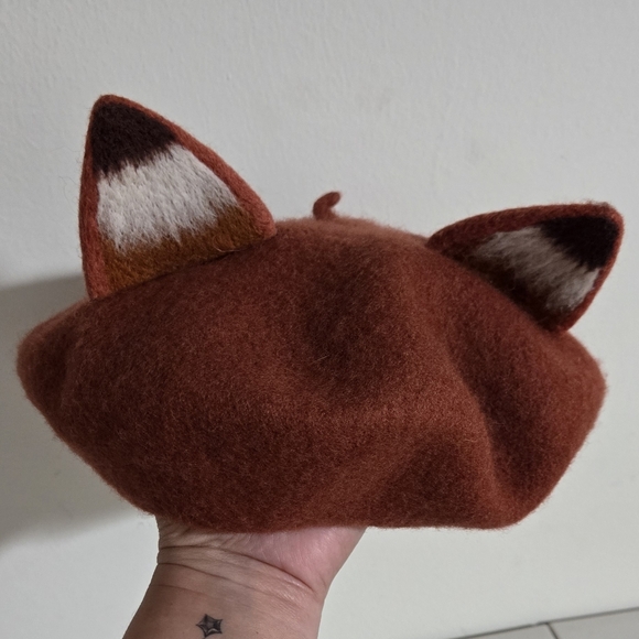 None Accessories - Wool Fox Ears Rust Painter Beret
